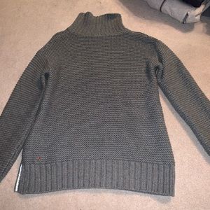 Lululemon Knit Turtleneck Sweater Gray Size 6